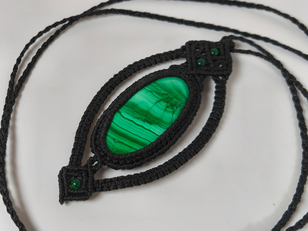 Collier APESANTEUR