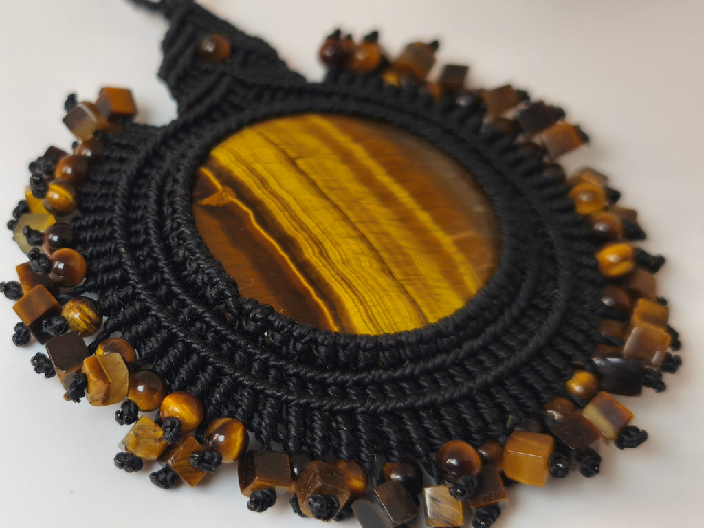 Collier INTI