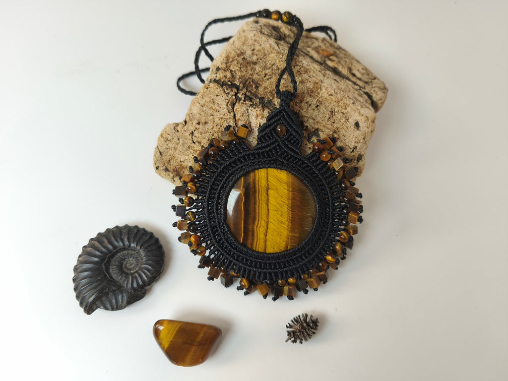 Collier INTI