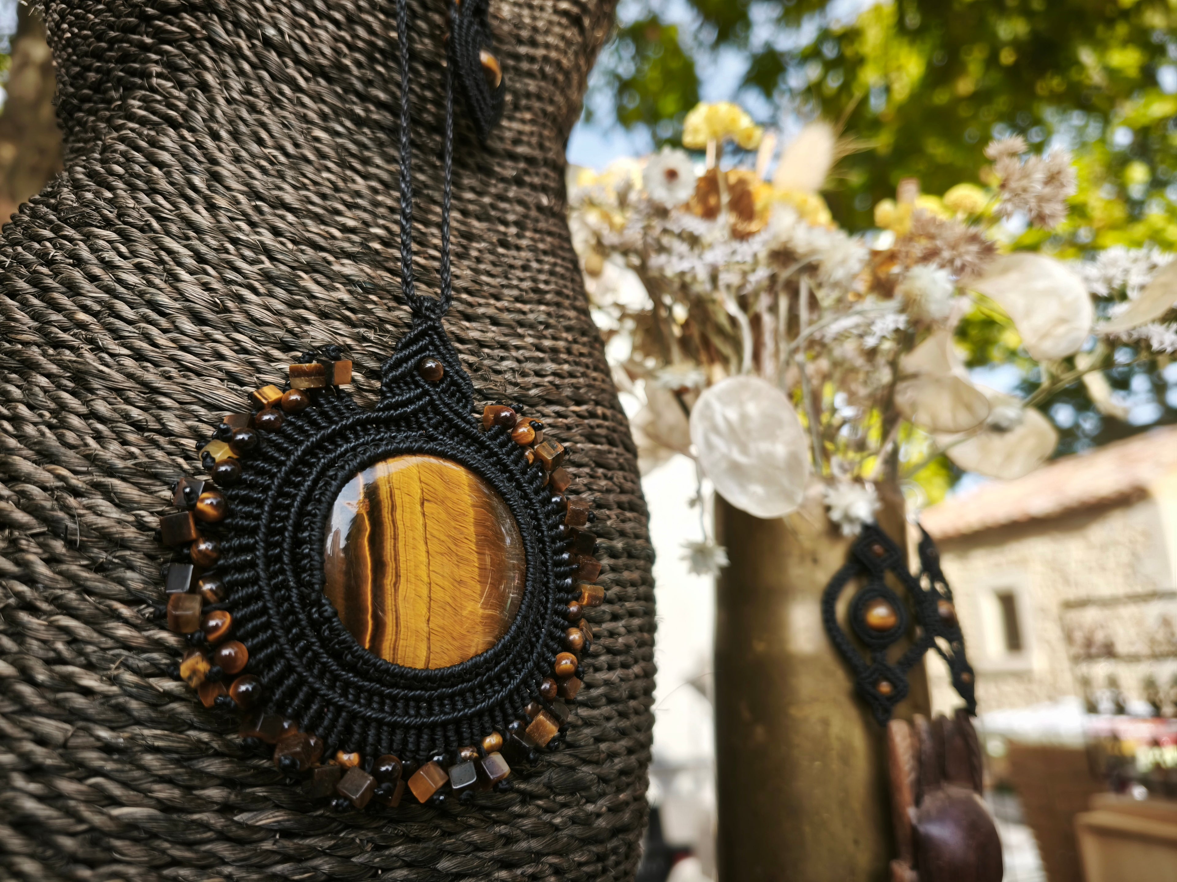 Collier INTI