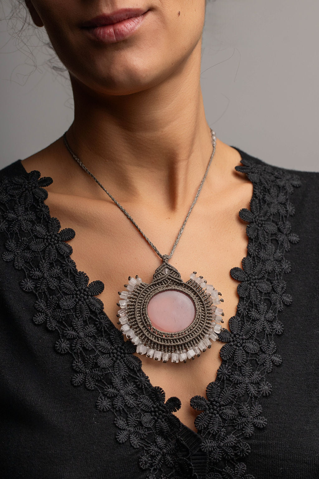 Collier INTI