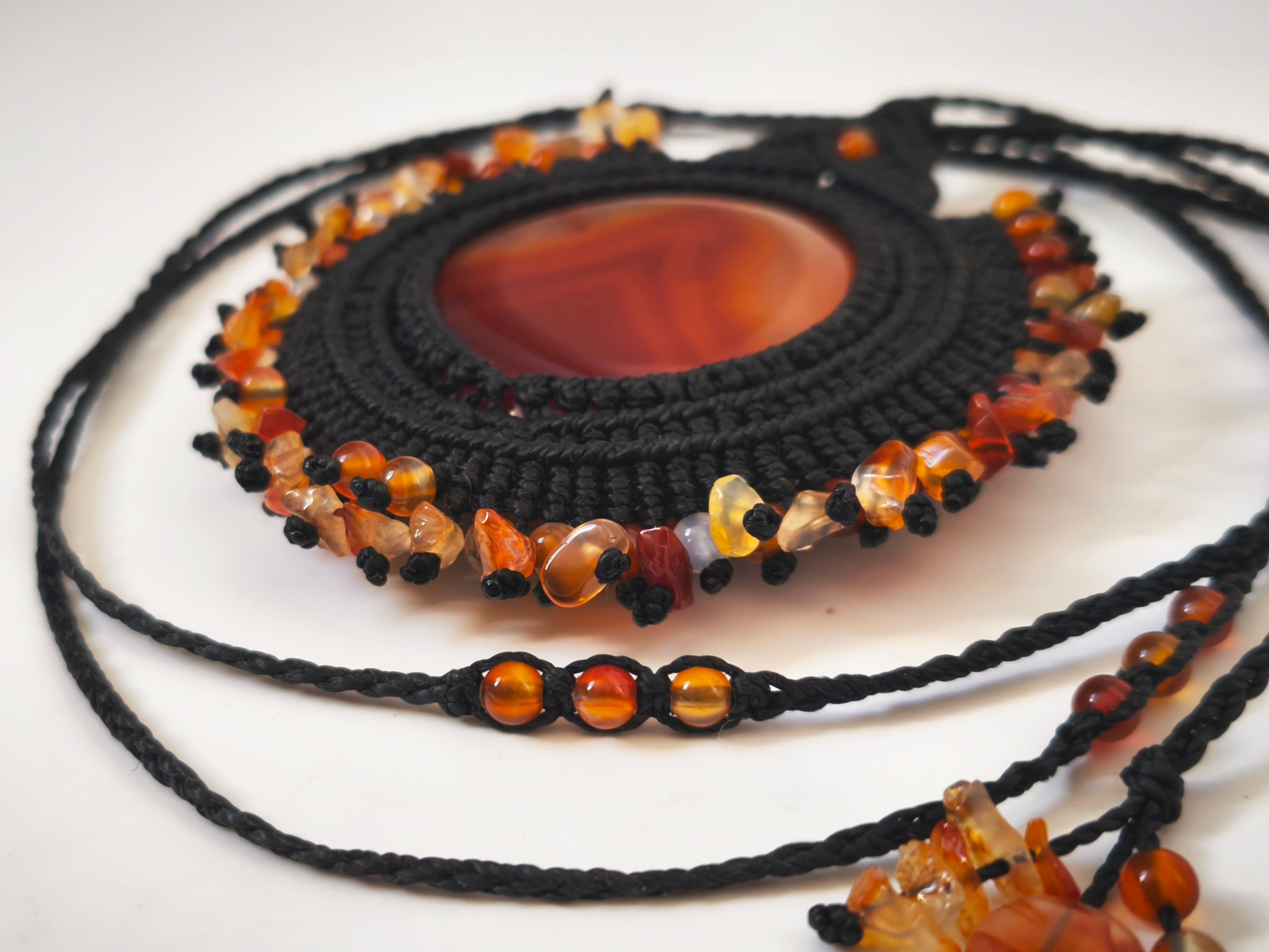 Collier INTI