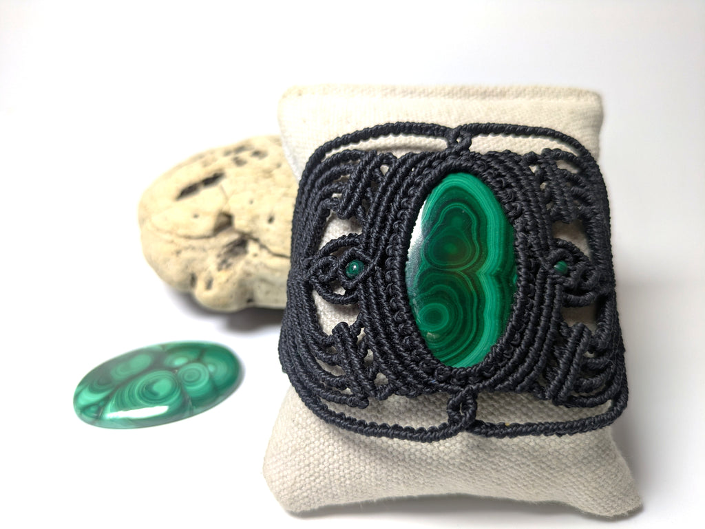 Bracelet Khépri Macramé et pierres naturelles malachite