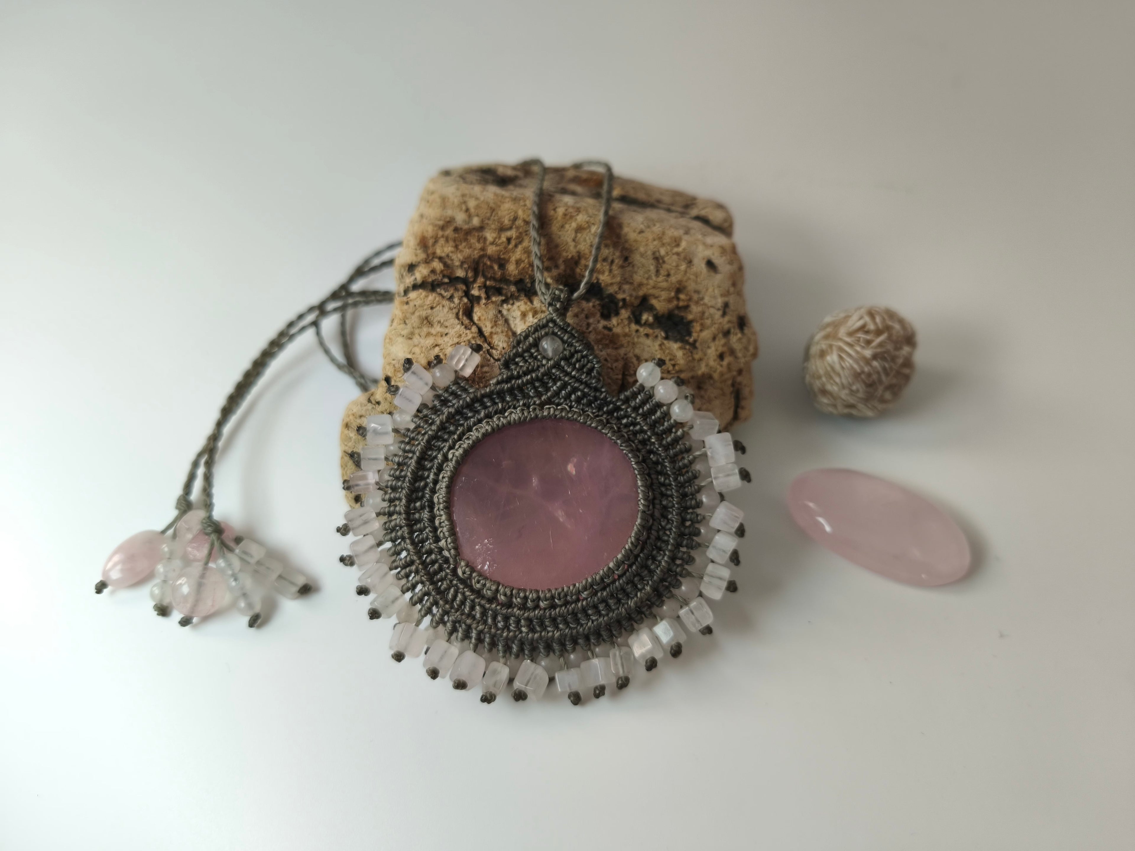 Collier INTI